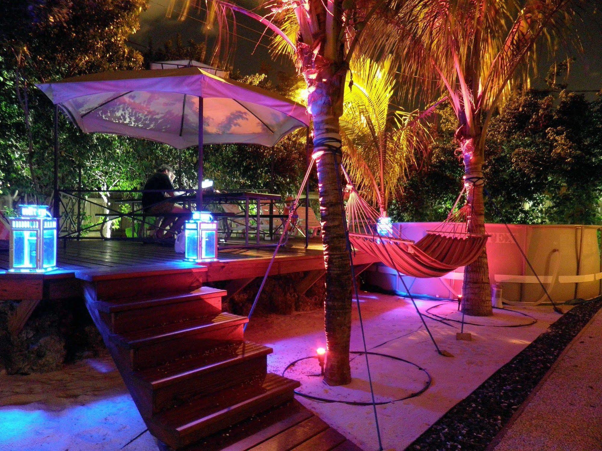 Blue Ocean Guesthouse Oakland Park Exterior foto